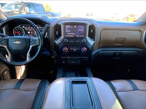 Used 2022 Chevrolet Silverado 1500 High Country w/ Technology Package image 16