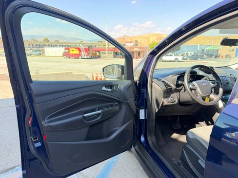 Used 2016 Ford C-MAX SE FWD image 9