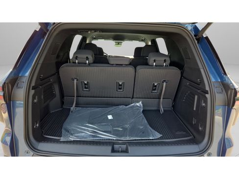 New 2026 Chevrolet Traverse LT w/ Driver Confidence Package FWD image 13