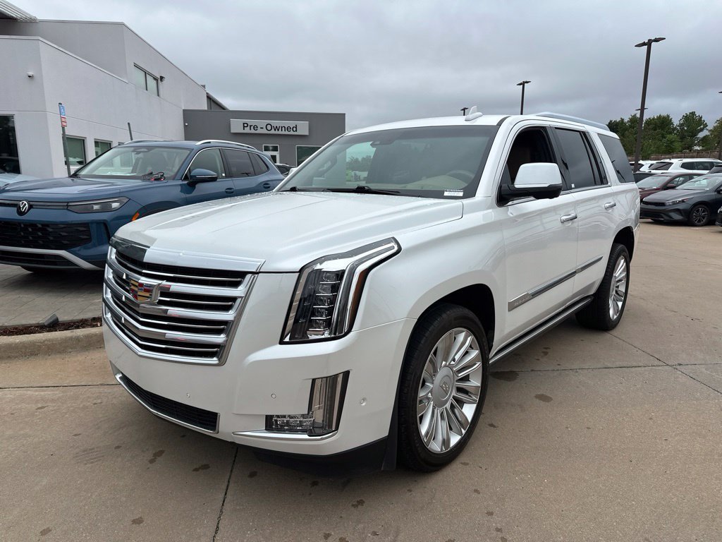 Used 2018 Cadillac Escalade Platinum AWD/4WD image 1