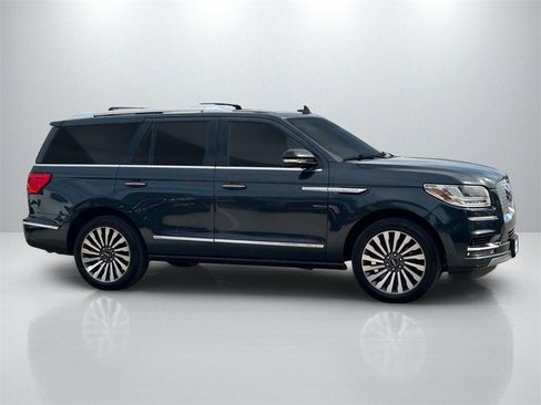 Used 2021 Lincoln Navigator Reserve w/ Luxury Package image 4