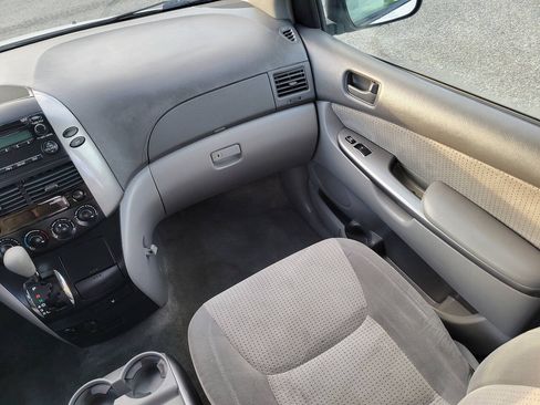 Used 2008 Toyota Sienna LE FWD image 24