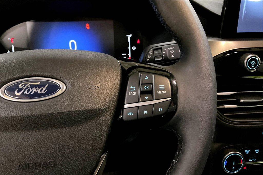 Certified 2023 Ford Escape Active AWD/4WD image 18