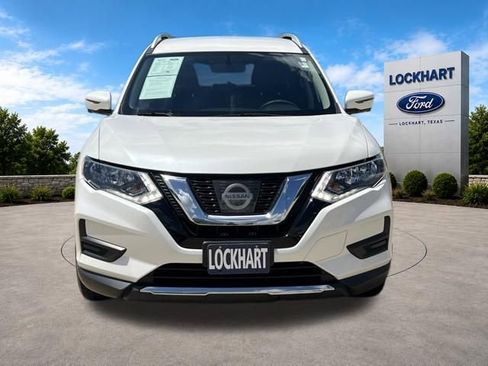 Used 2017 Nissan Rogue SV w/ SV Premium Package FWD image 2