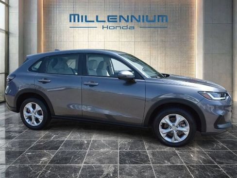 Used 2023 Honda HR-V LX image 14