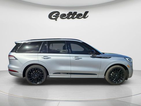 Used 2023 Lincoln Aviator Reserve w/ Equipment Group 201A image 3