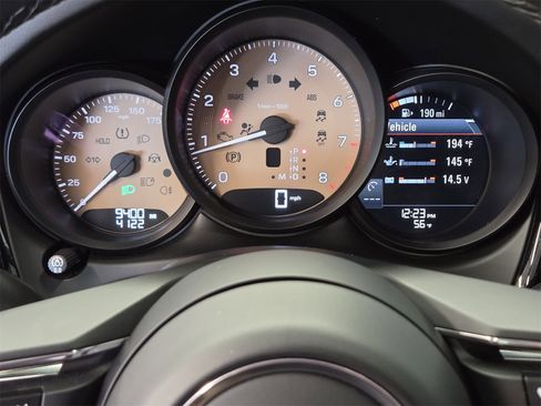 Used 2024 Porsche Macan image 21