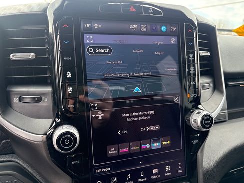 Used 2025 RAM 3500 Big Horn image 34