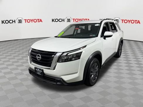 Used 2024 Nissan Pathfinder SV AWD/4WD image 3