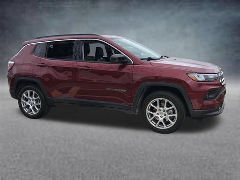 Certified 2022 Jeep Compass Latitude AWD/4WD image 11