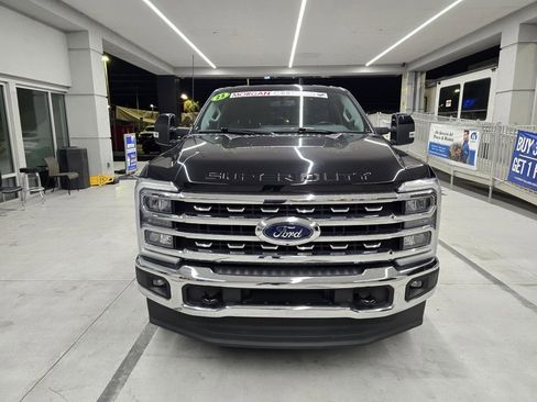 Used 2023 Ford F350 Lariat image 9