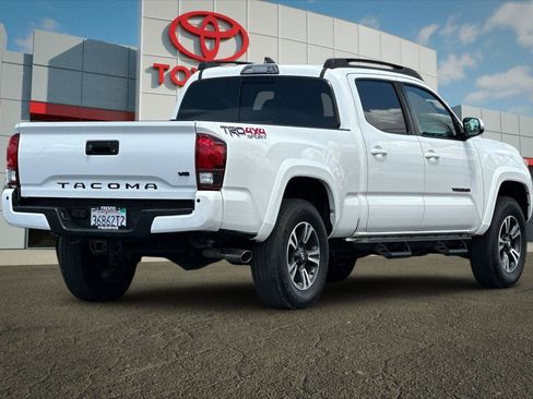Certified 2019 Toyota Tacoma TRD Sport w/ Technology Package AWD/4WD image 3