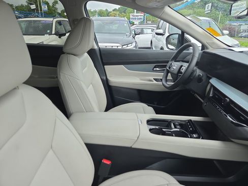 Used 2025 Nissan Murano SL AWD/4WD image 12