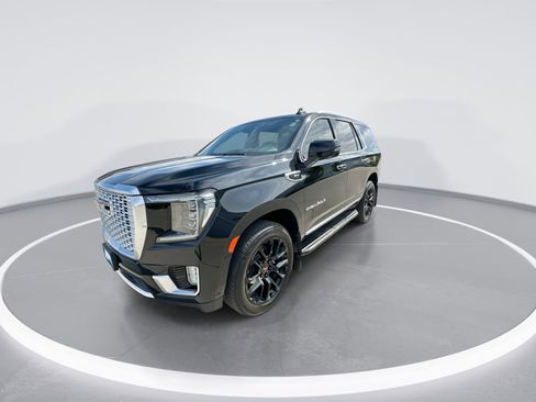 Used 2024 GMC Yukon Denali w/ Advanced Technology Package AWD/4WD image 4