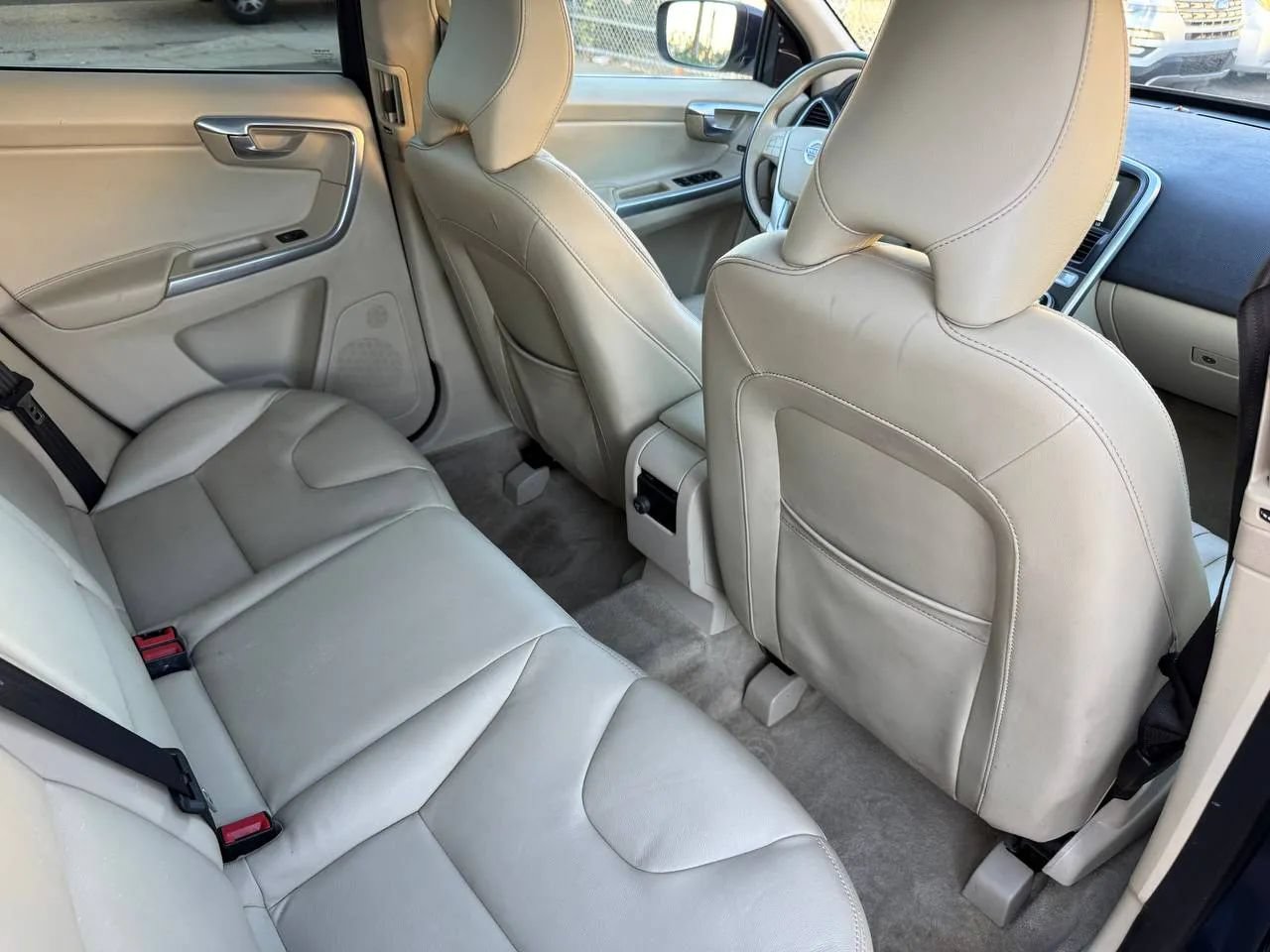 Used 2015 Volvo XC60 T5 AWD/4WD image 41