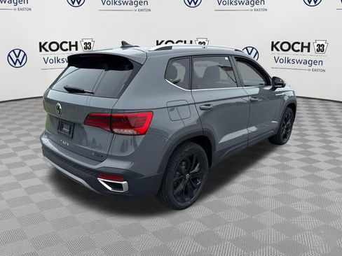 Used 2022 Volkswagen Taos SE w/ Driver Assistance Package AWD/4WD image 8