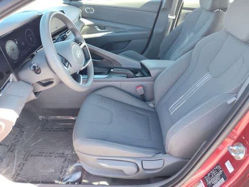 Used 2024 Hyundai Elantra SEL image 5