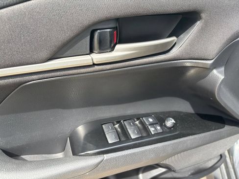 Used 2025 Toyota Camry LE FWD image 12