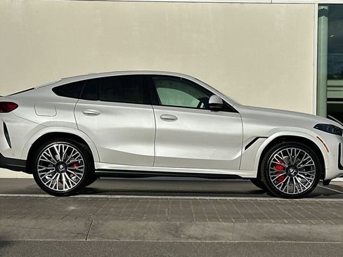 New 2026 BMW X6 xDrive40i image 2