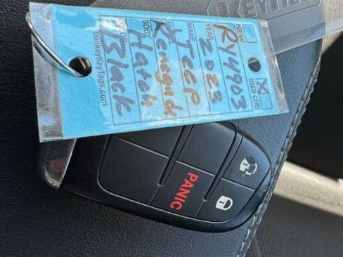 Used 2023 Jeep Renegade Latitude AWD/4WD image 32