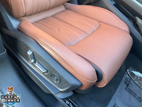 Used 2019 Audi e-tron Prestige w/ Prestige Package image 68