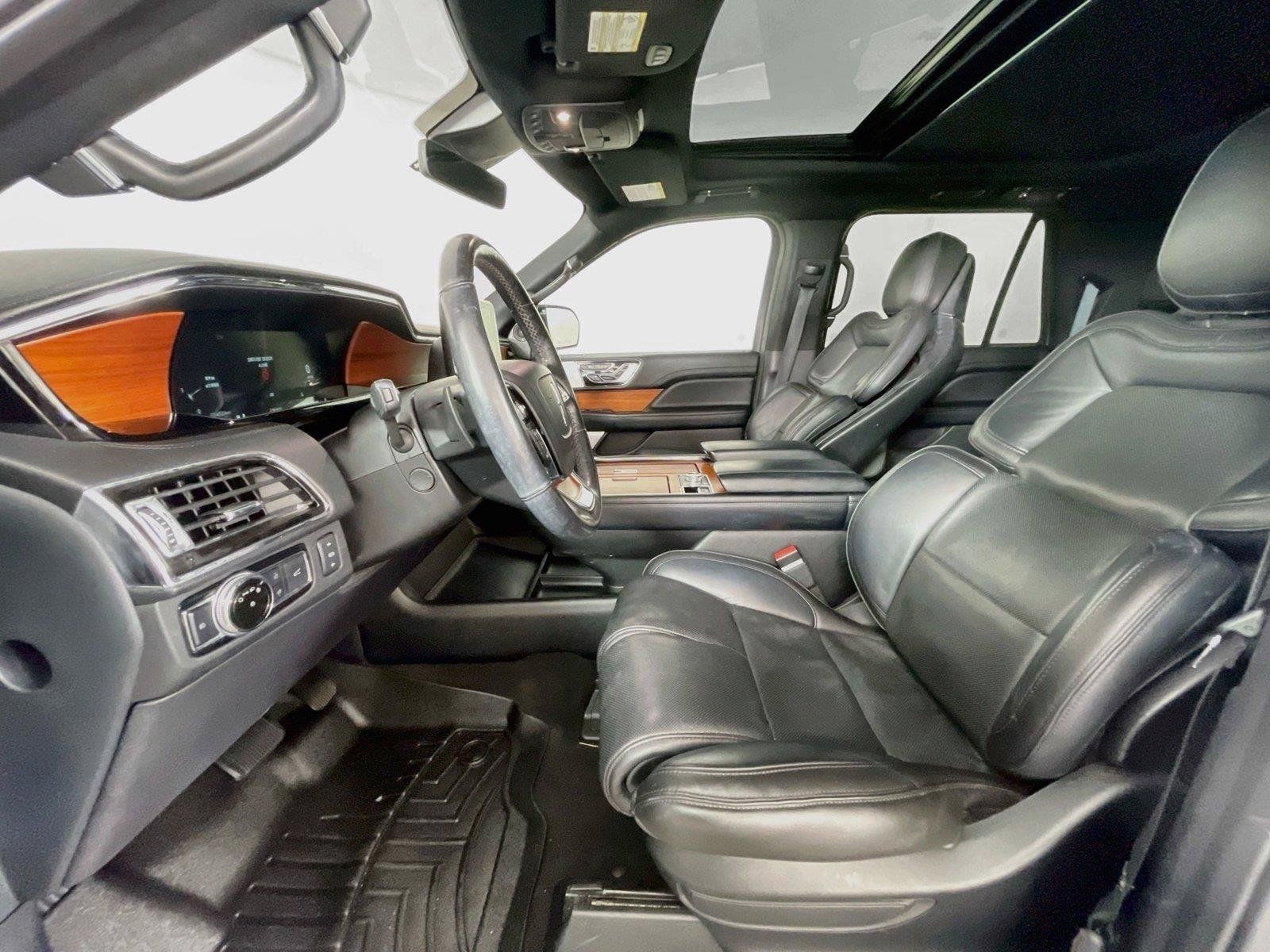 Used 2018 Lincoln Navigator L Reserve w/ Technology Package AWD/4WD image 25