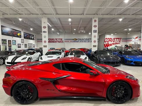 Used 2024 Chevrolet Corvette Z06 RWD image 6