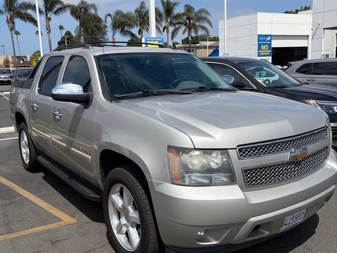 Used 2008 Chevrolet Avalanche LTZ w/ LTZ Preferred Equipment Group RWD image 3