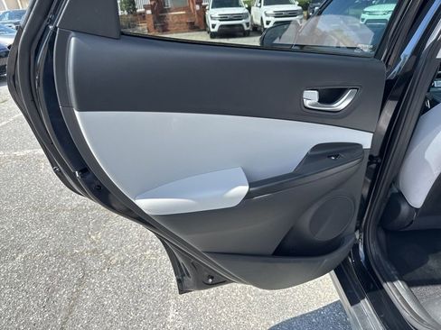 Used 2023 Hyundai Kona SE image 26