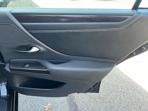 Used 2019 Lexus ES 350 w/ Premium Package FWD image 20