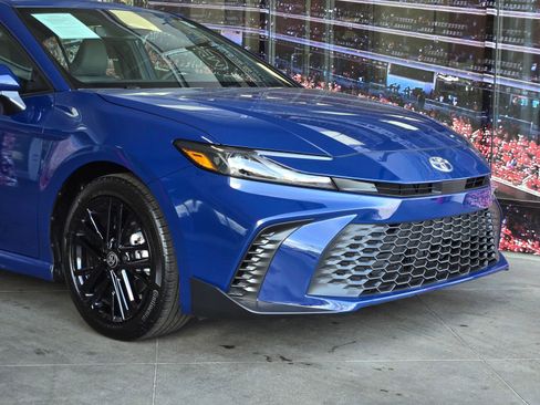 Certified 2026 Toyota Camry SE w/ Convenience Package FWD image 2
