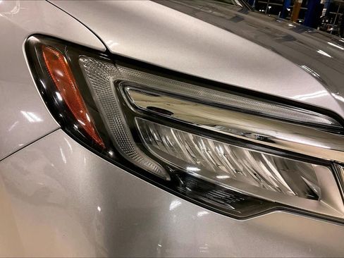 Used 2019 Honda Pilot Touring image 25