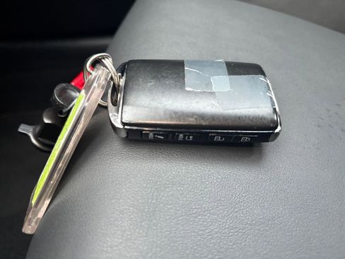 Used 2025 MAZDA MAZDA3 s image 22