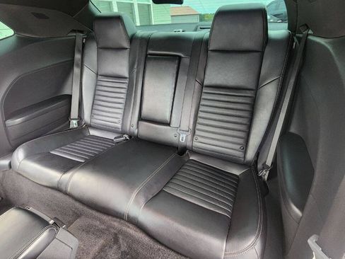 Used 2011 Dodge Challenger RWD image 17