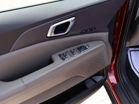New 2026 Kia Carnival EX FWD image 16