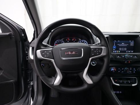 Used 2024 GMC Terrain SLE w/ Driver Convenience Package image 4
