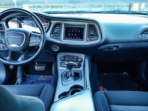 Used 2023 Dodge Challenger SXT image 7