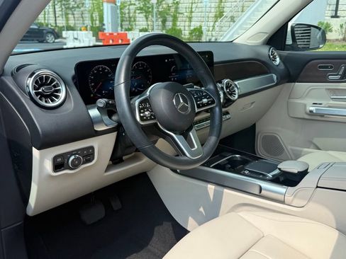 Used 2023 Mercedes-Benz GLB 250 4MATIC image 17
