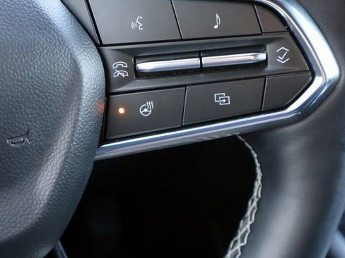 Used 2025 Chevrolet Traverse LT image 8