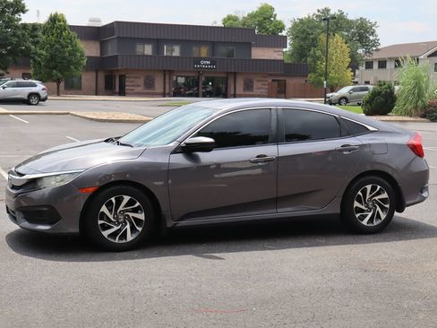 Used 2016 Honda Civic EX image 10