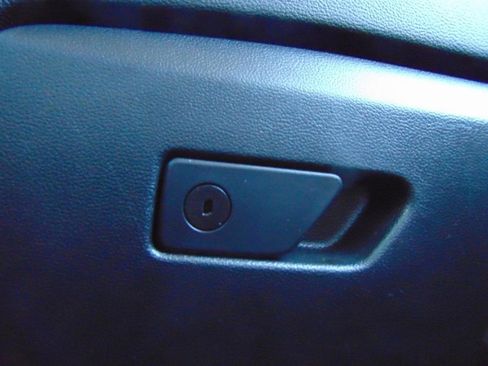 Used 2021 Ford Explorer Limited image 30