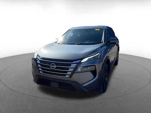 Used 2025 Nissan Rogue SV image 4