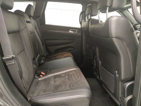 Used 2019 Jeep Grand Cherokee Altitude AWD/4WD image 19