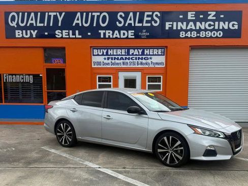 Used 2022 Nissan Altima 2.5 SR image 1