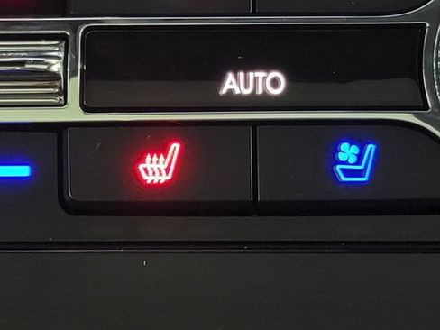 Used 2020 Lincoln Navigator Reserve w/ Equipment Group 208A Reserve AWD/4WD image 31