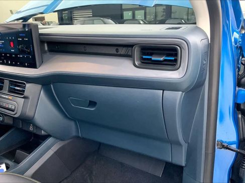 Used 2025 Ford Maverick Lobo image 18