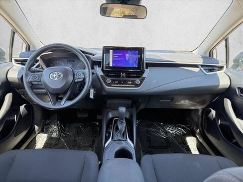 Used 2025 Toyota Corolla LE FWD image 14