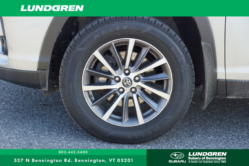 Used 2019 Toyota Highlander XLE AWD/4WD image 40