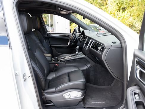 Used 2018 Porsche Macan Sport Edition image 21