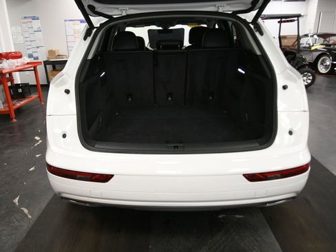 Used 2018 Audi Q5 2.0T Premium w/ Convenience Package AWD/4WD image 22
